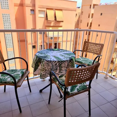 Sunflower Apartment *